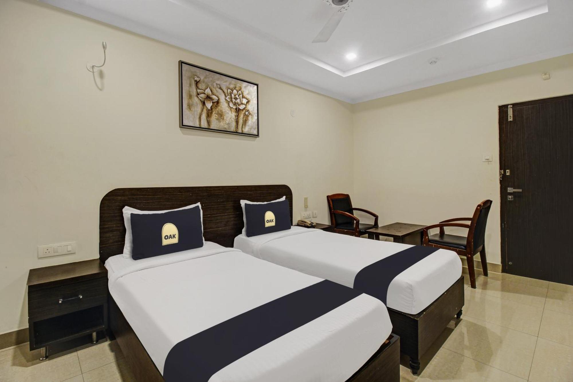 Super Townhouse Oak Lb Nagar Ramoji Hotel Hyderabad Eksteriør billede