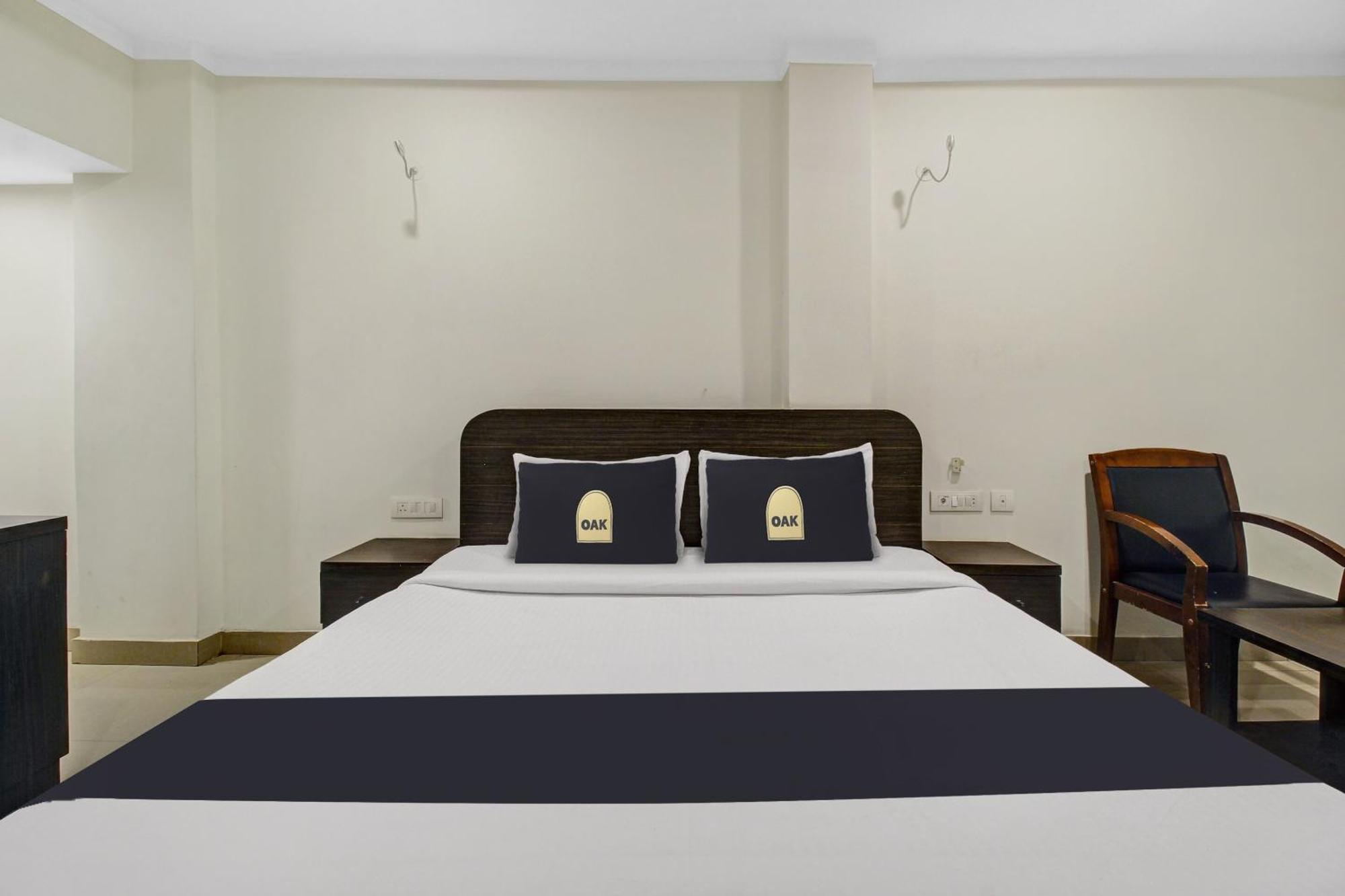Super Townhouse Oak Lb Nagar Ramoji Hotel Hyderabad Eksteriør billede
