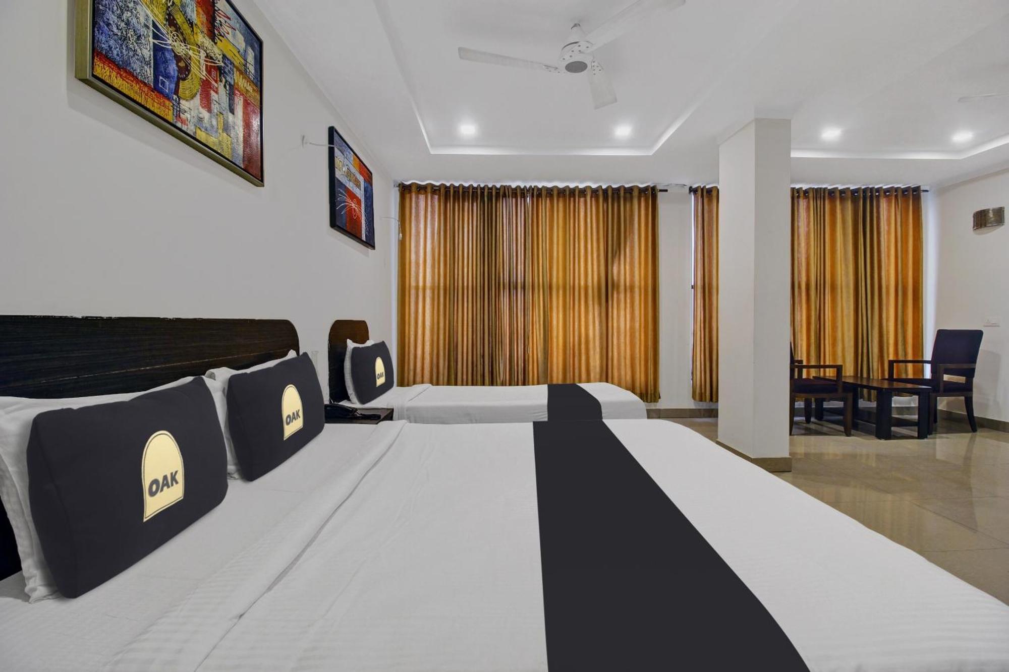 Super Townhouse Oak Lb Nagar Ramoji Hotel Hyderabad Eksteriør billede