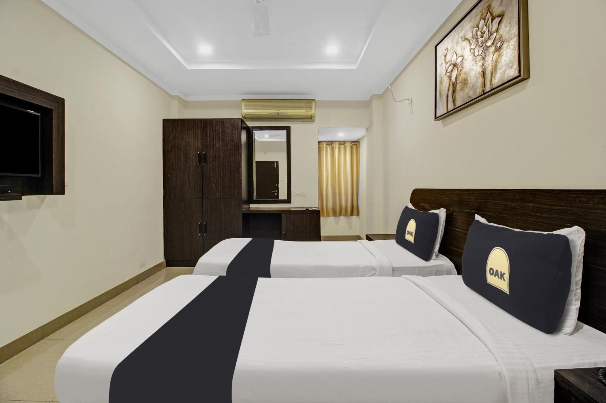 Super Townhouse Oak Lb Nagar Ramoji Hotel Hyderabad Eksteriør billede