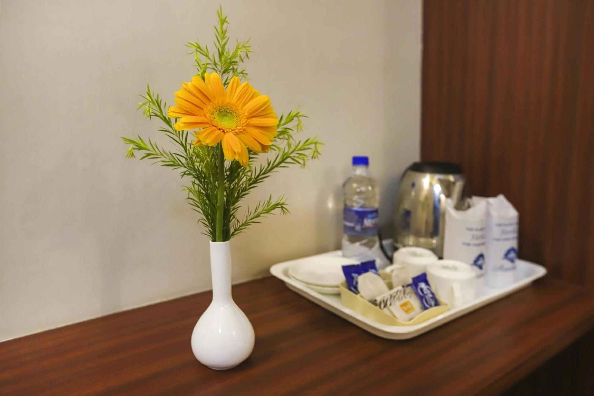Super Townhouse Oak Lb Nagar Ramoji Hotel Hyderabad Eksteriør billede