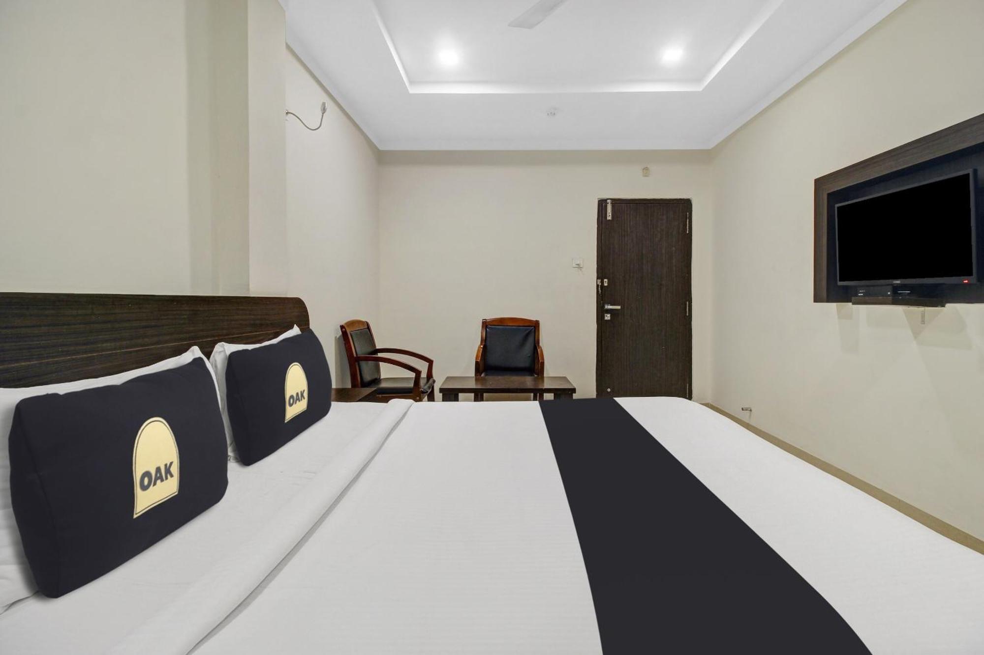 Super Townhouse Oak Lb Nagar Ramoji Hotel Hyderabad Eksteriør billede