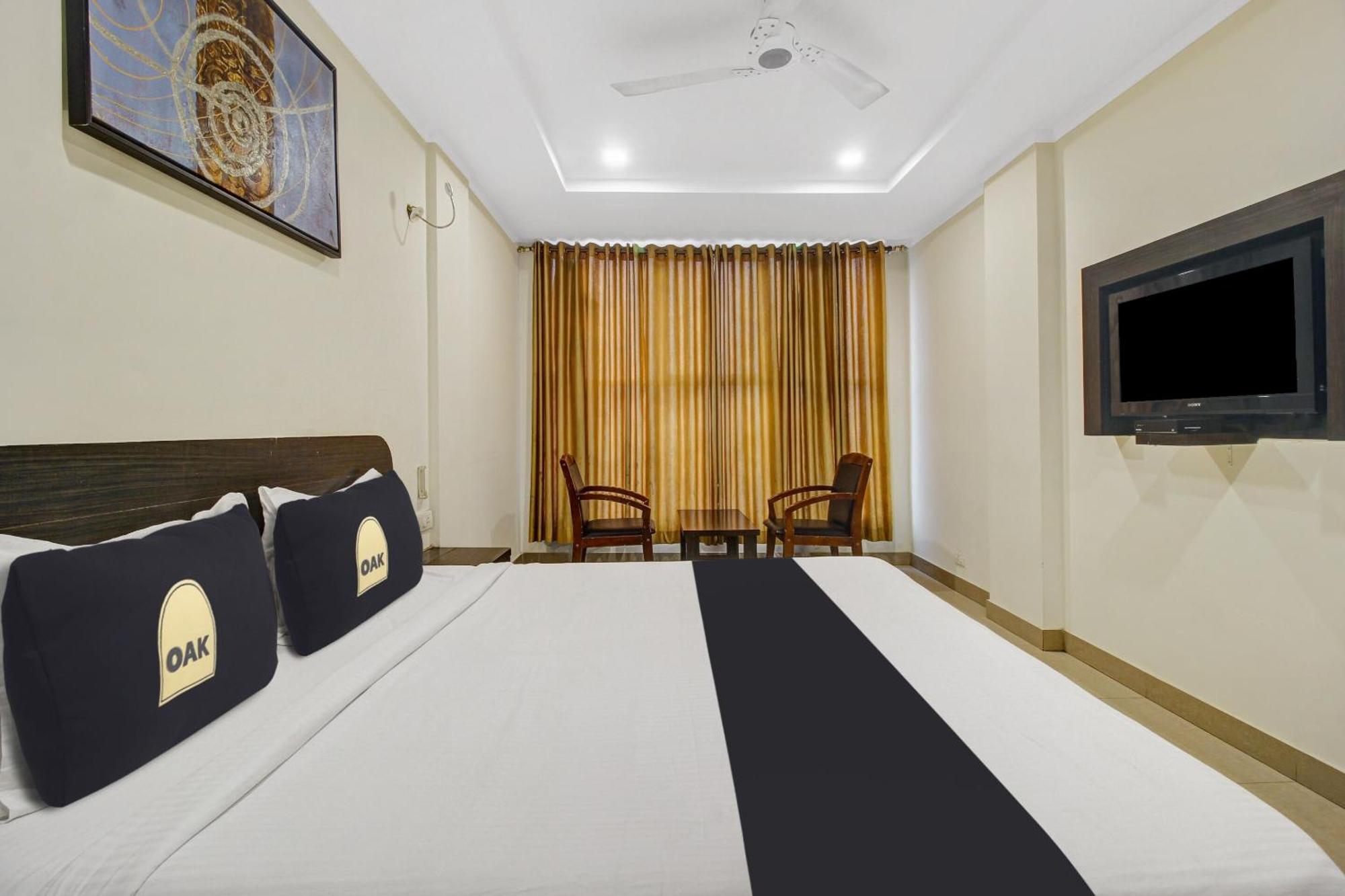 Super Townhouse Oak Lb Nagar Ramoji Hotel Hyderabad Eksteriør billede