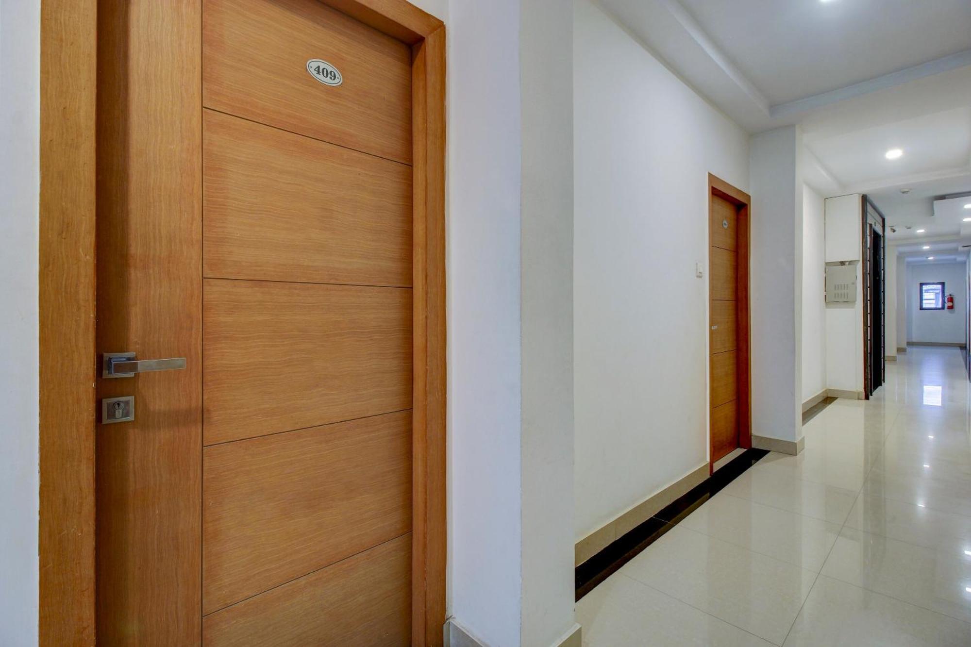 Super Townhouse Oak Lb Nagar Ramoji Hotel Hyderabad Eksteriør billede