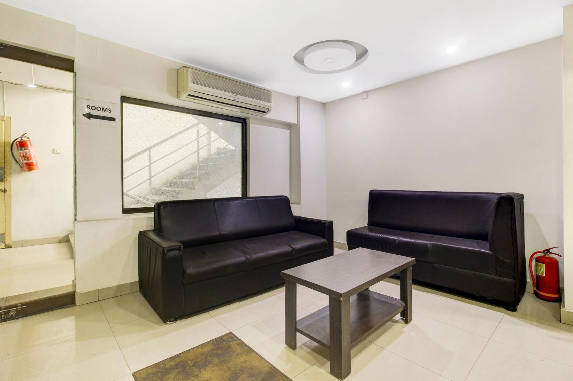 Super Townhouse Oak Lb Nagar Ramoji Hotel Hyderabad Eksteriør billede