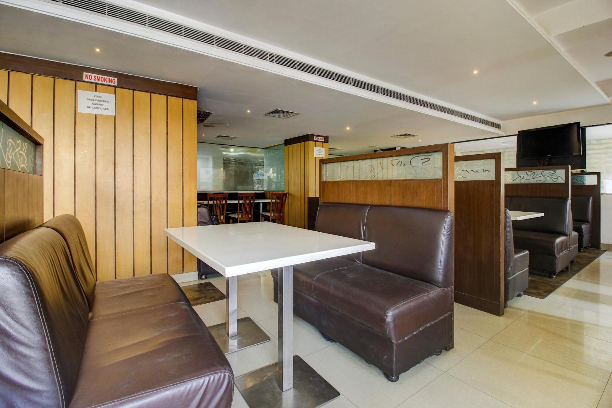 Super Townhouse Oak Lb Nagar Ramoji Hotel Hyderabad Eksteriør billede